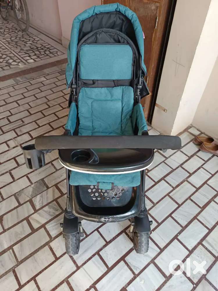 Brand new stroller purchased from BABY HUG in showroom condition