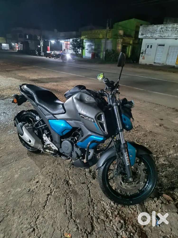 YAMAHA FZ V3 BS 6