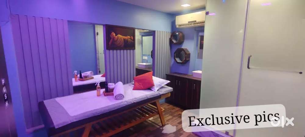 Spa for sell running business 6rooms 1640sqFt, rent:70k Akota Alkapuri