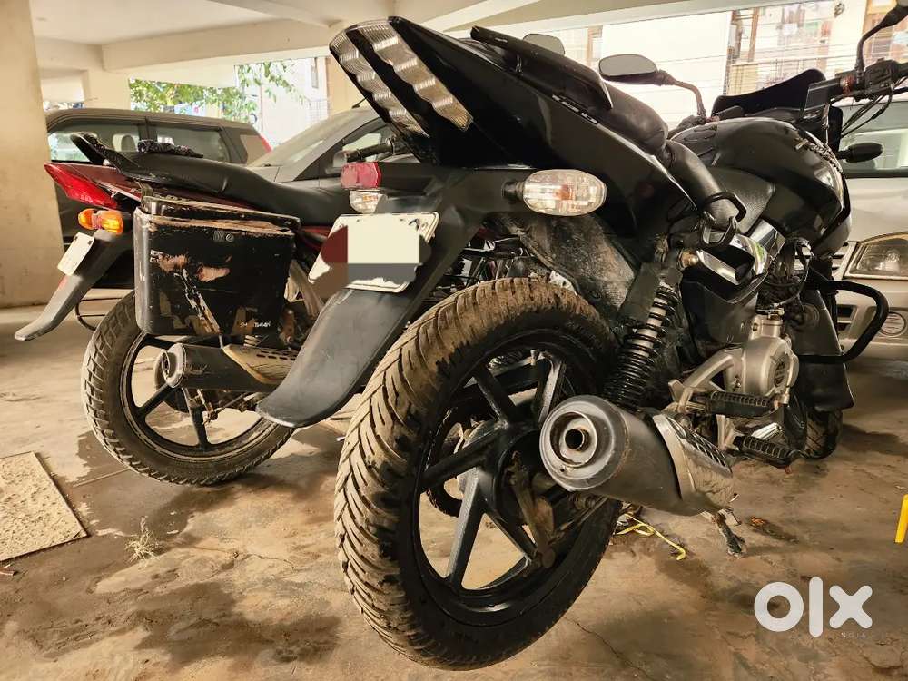 Brand new both tyres new chain set rear both new shockers