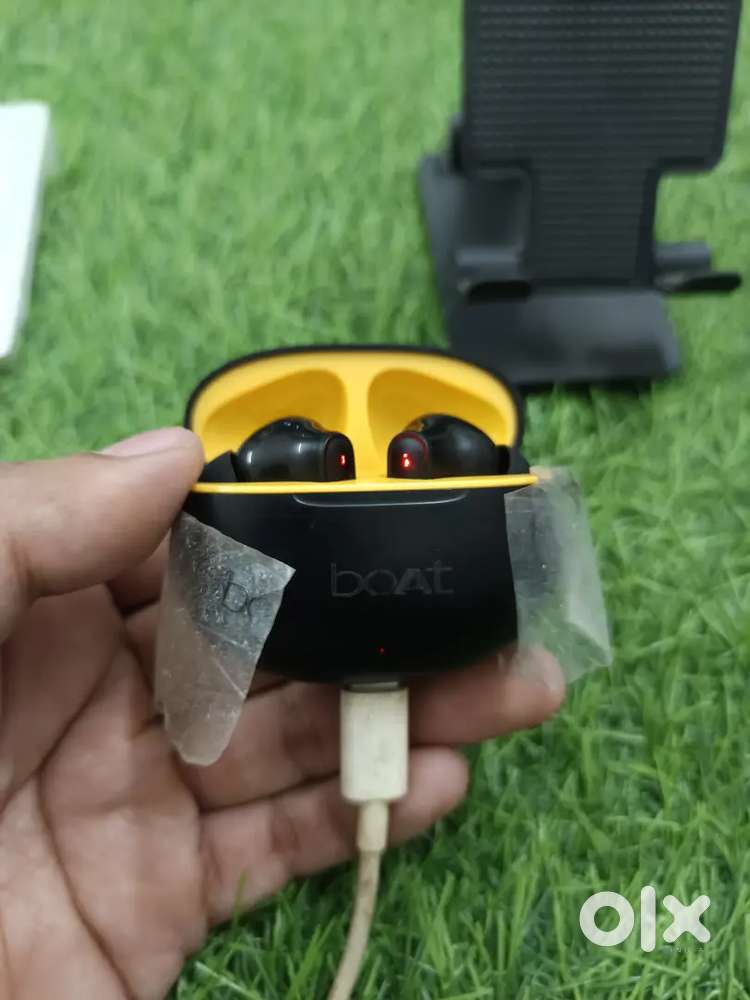Boat earbuds new unused working condition