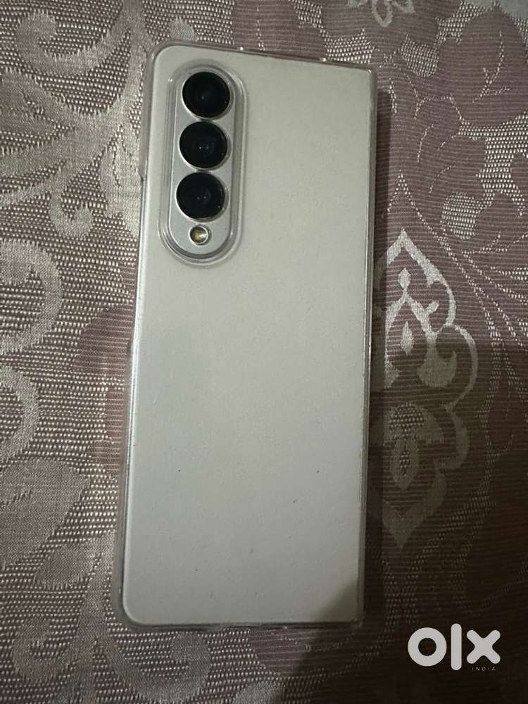 Samsung fold 4 1 TB