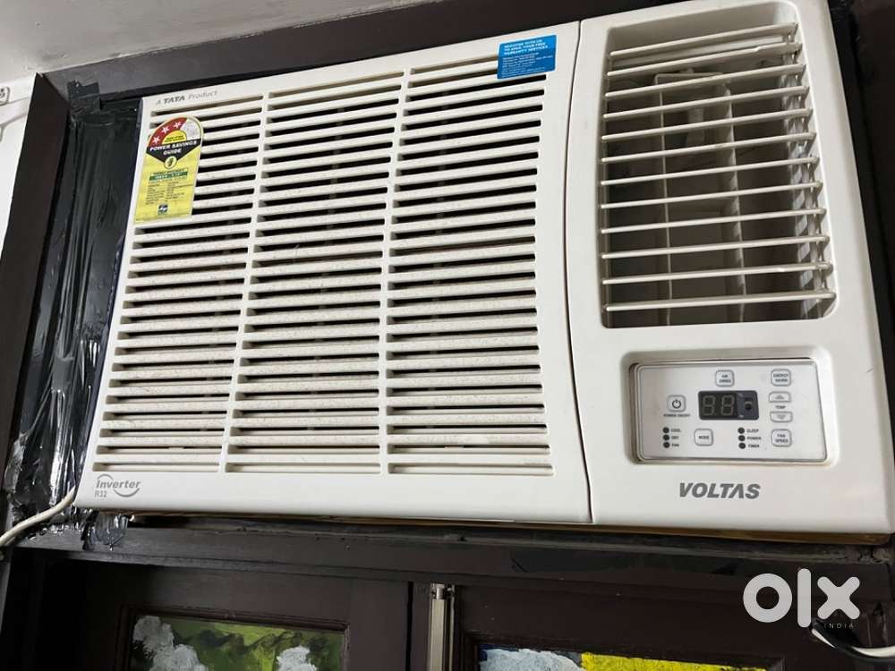 Window ac 1.5 ton very Voltas 1year old