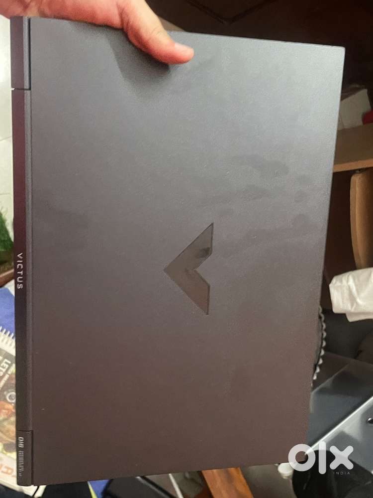 HP INVICTUS 8GB RAM 512gb ssd