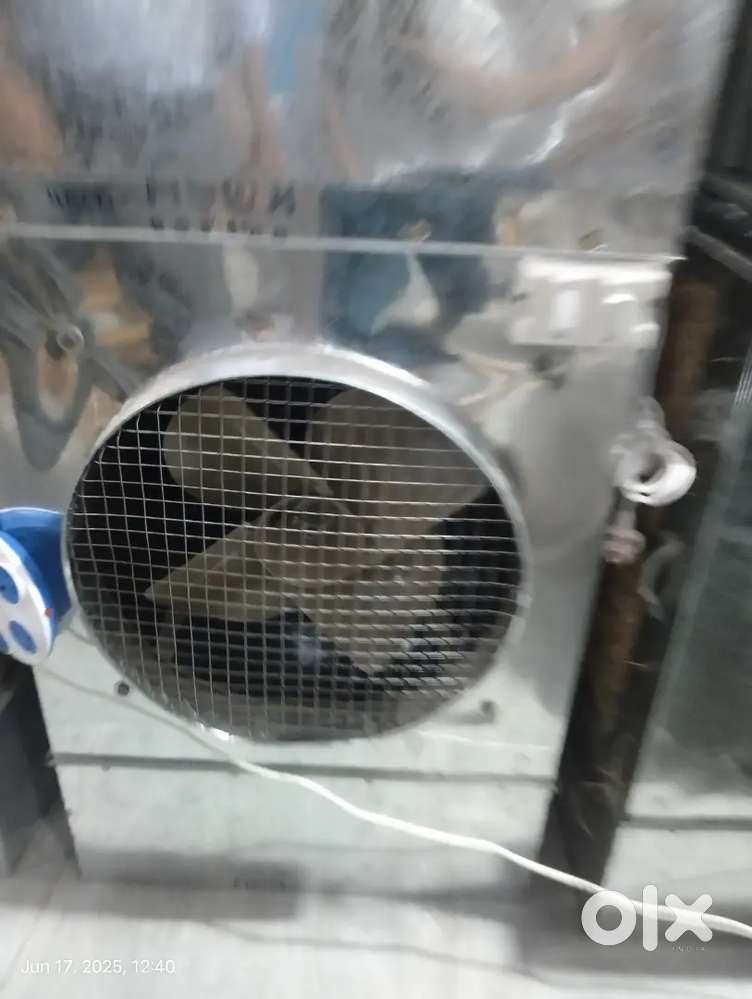 Cooler new 1 month old only 5000
