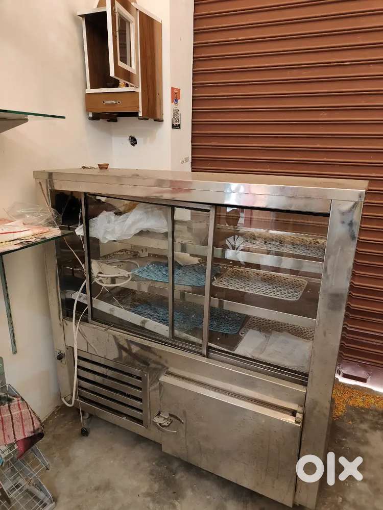 Display fridge 4 inches