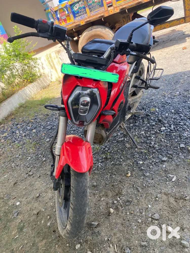Revolt RV400 Red colour
