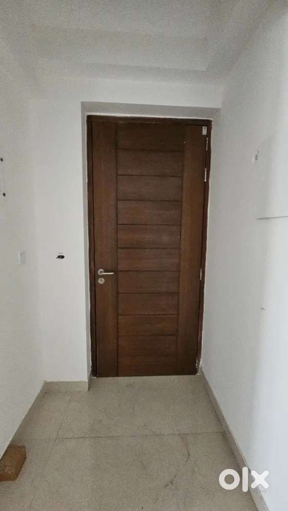 SemiFurnished 2BHK Hero Home Apartment on rent SEC 104 Expressway