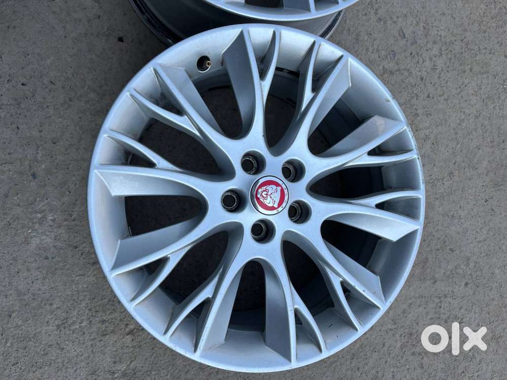 JAGUAR ORIGINAL ALLOY WHEELS 18 INCH (GOOD CONDITION)