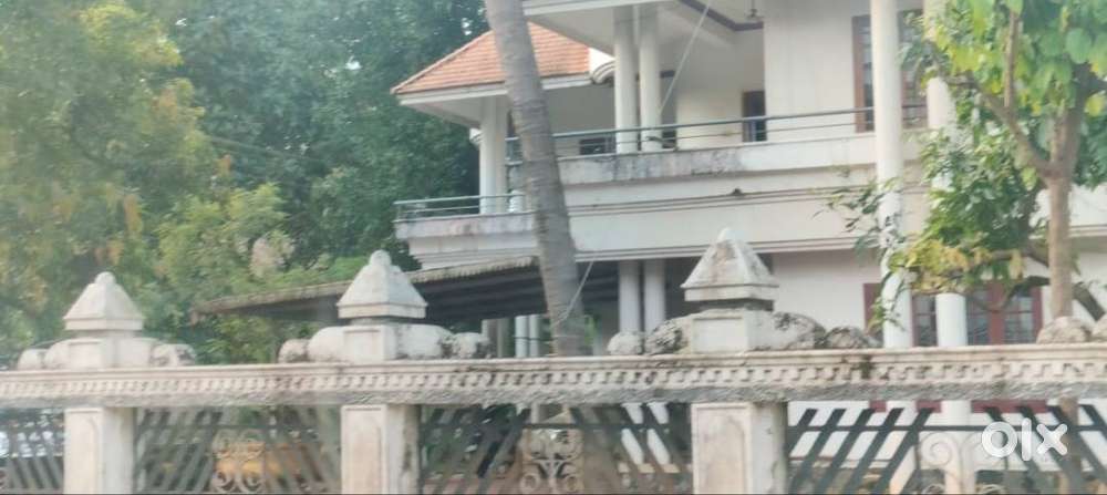 4 BHK house for sale in  chembukkavu,Near Town hall, Thrisssur.