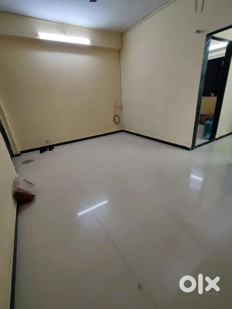 Urgent female flatmates required