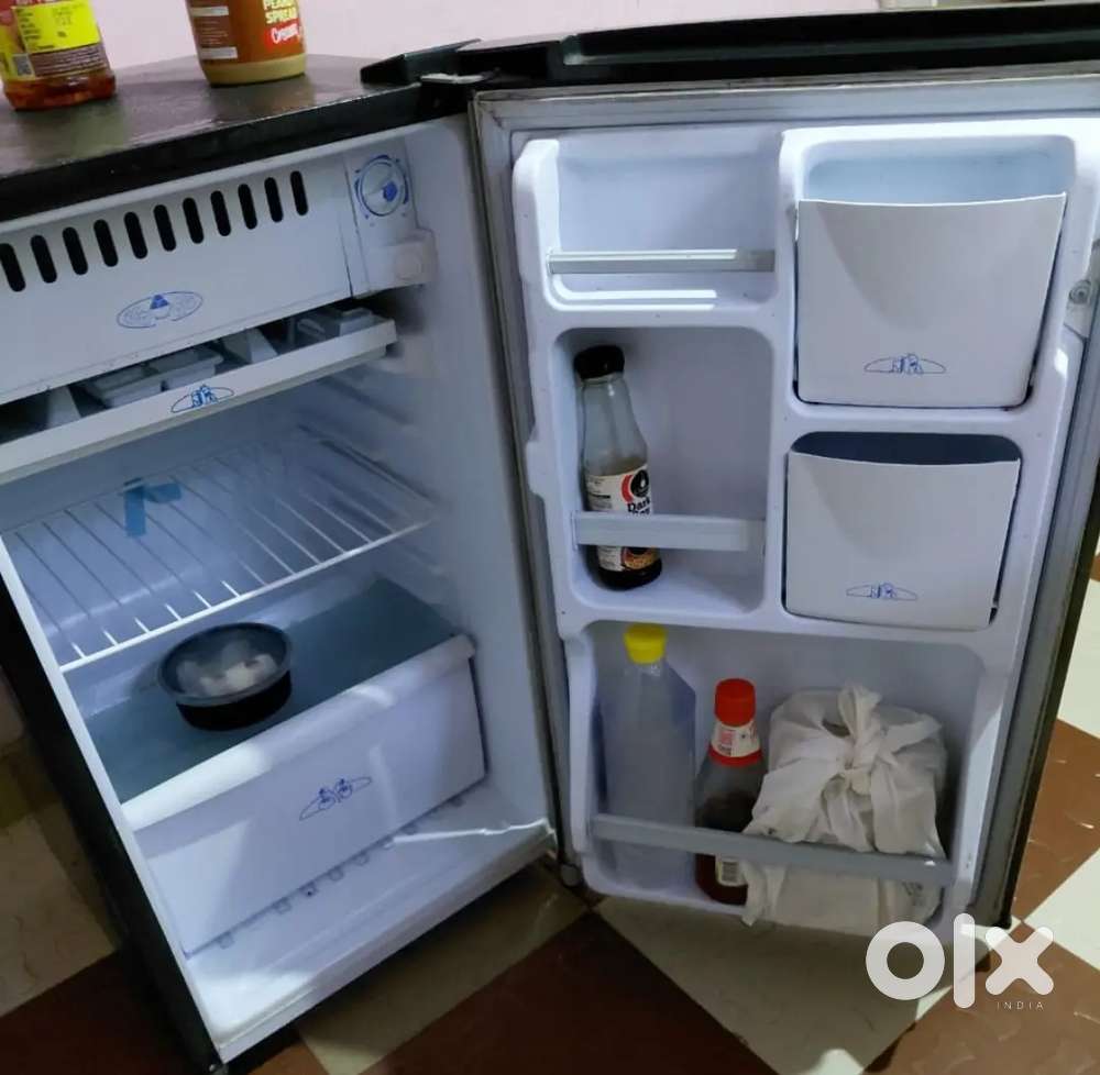 Mini fridge
