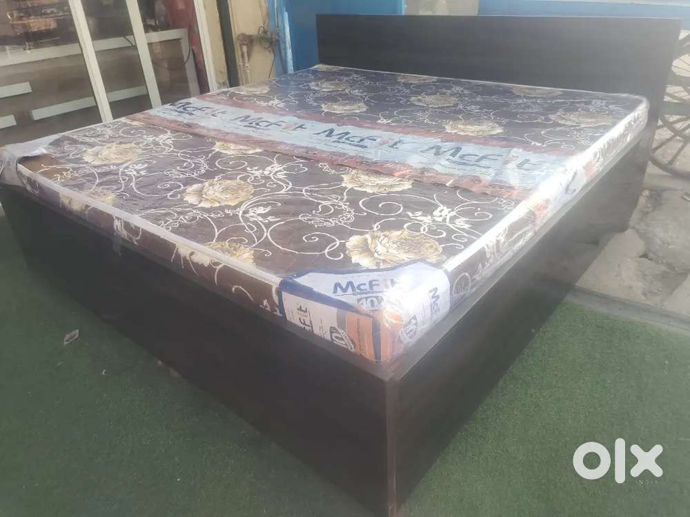Free mattress with double bed with premium quality