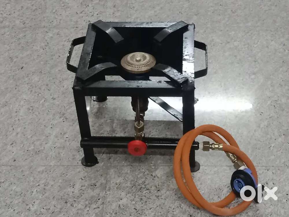 Gas stove.