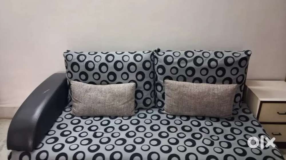 L-shaped Sofa Set