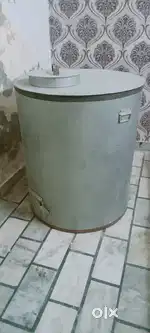 Kanak drum or sandook (peti)