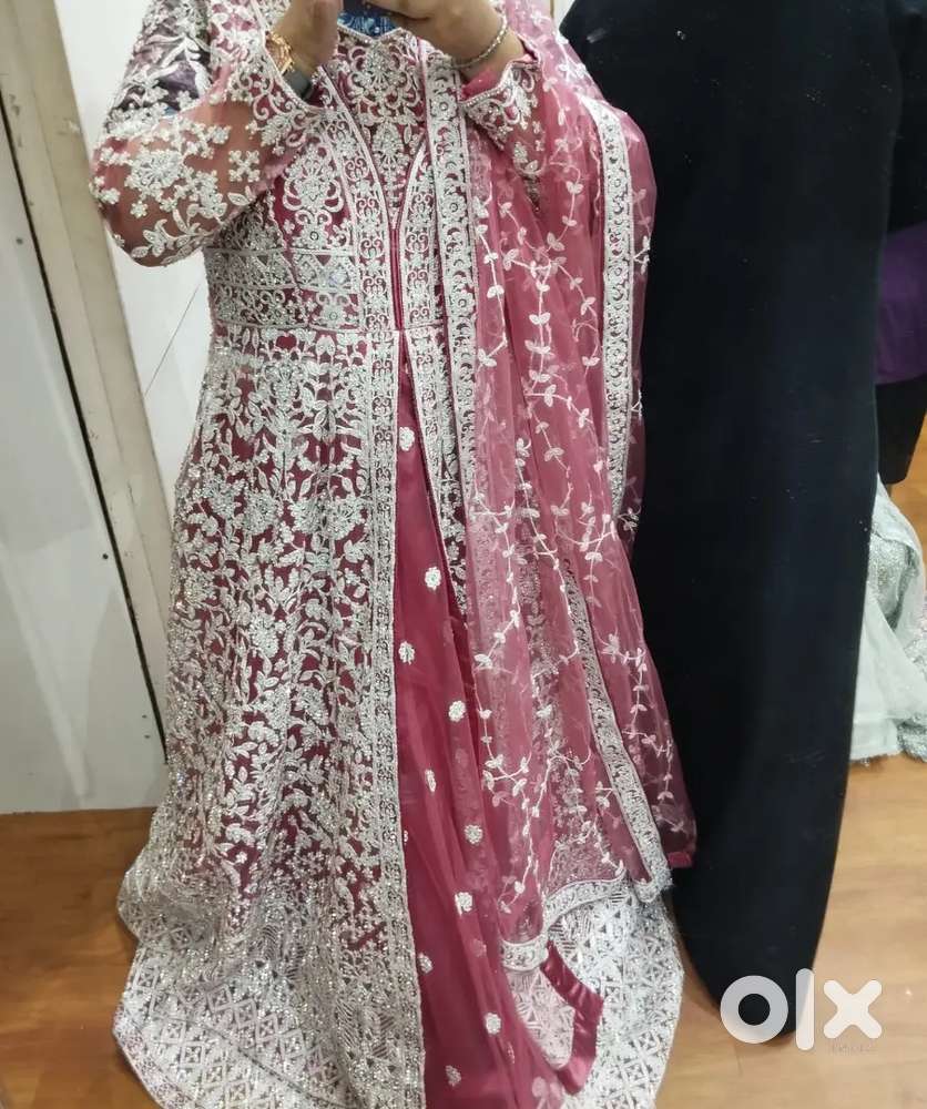 I want too sell my gown not used for more than 2 hours