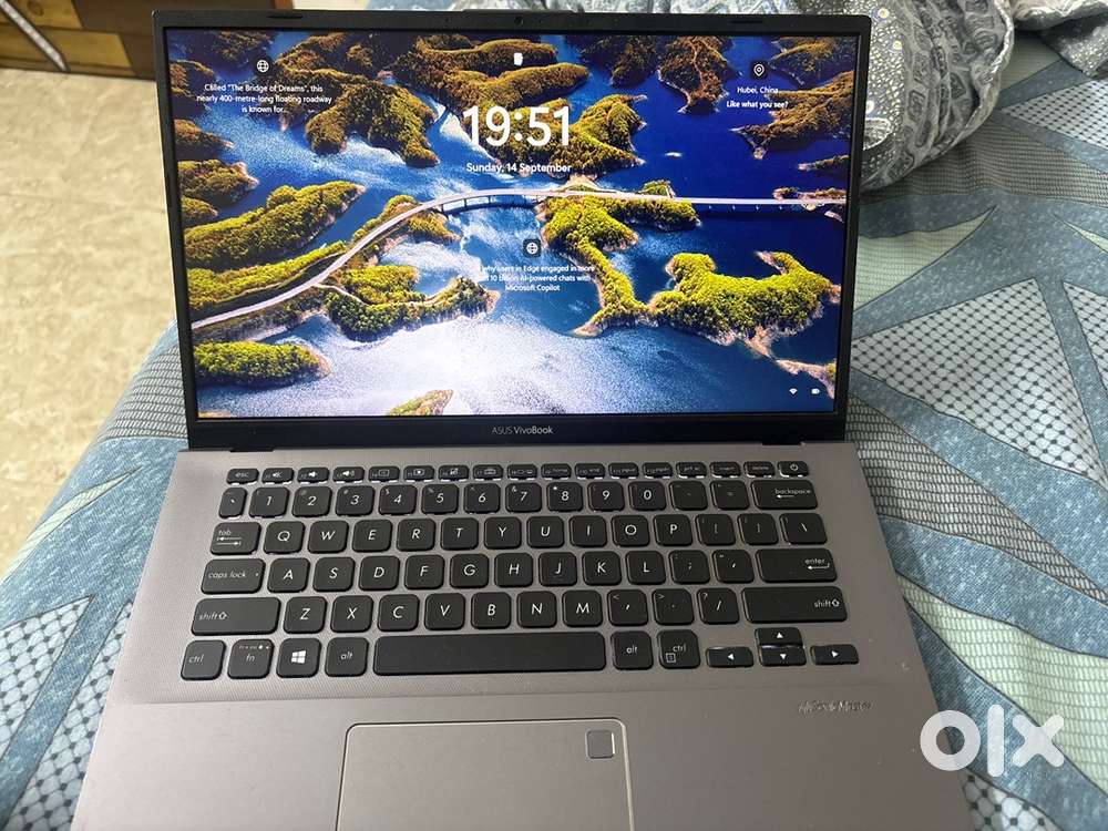 Asus VIVOBOOK i5
