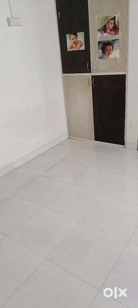 Nice 1 BHK flat For Rent In Jivrajpark Family & Bacholer Allow