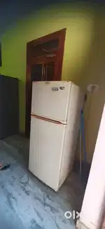 Whirlpool 220 L fridge