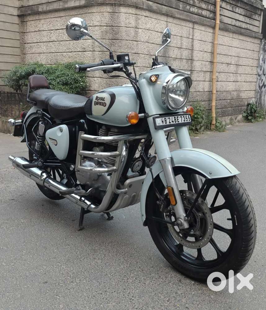 Royal Enfield Classic Reborn-350cc bike.