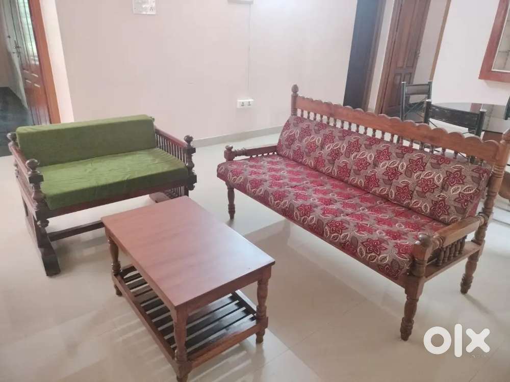 Kowdiar 2Bhk Upstair Furnished House.. Small Family Only..