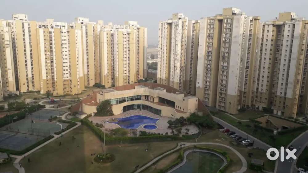 Fully furnished room with att. washroom balcony in a pre-occupied 3bhk