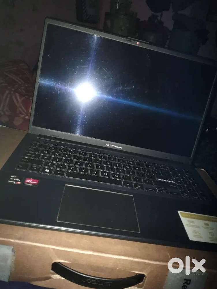 asus vivobook 15 ryzen 5 7520u 16gb Ram DDR5 512gb ssd oled display