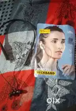 Bluetooth wireless earphones