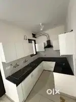 Independent flat available for rent, three washrooms and three rooms
