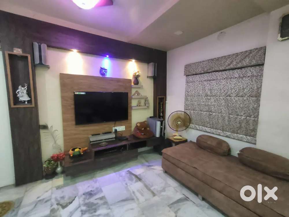 ફુલ ફુર્નિચર ફ્લેટ વેચવાનો છે.