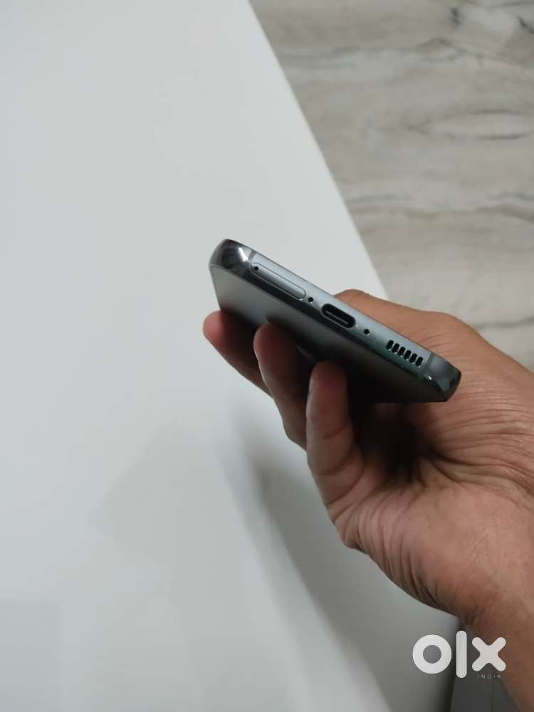 SAMSUNG GALAXY S23 8/256 storage 1 year and 3 months old