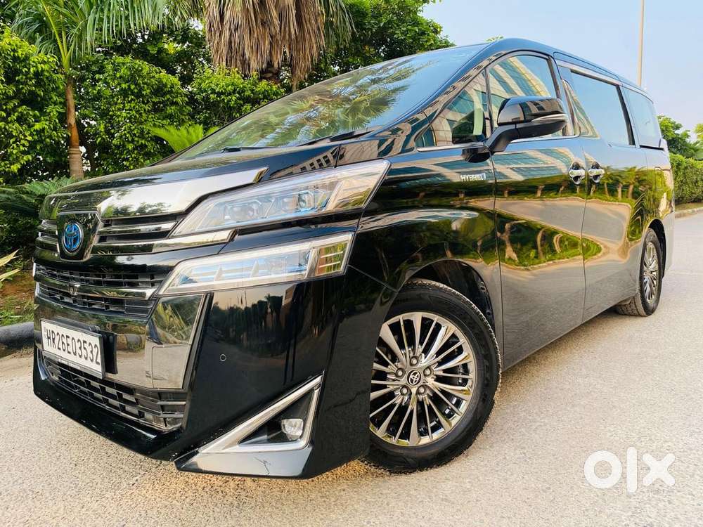 Toyota VELLFIRE 2.5 Executive Lounge, 2021, CNG & Hybrids