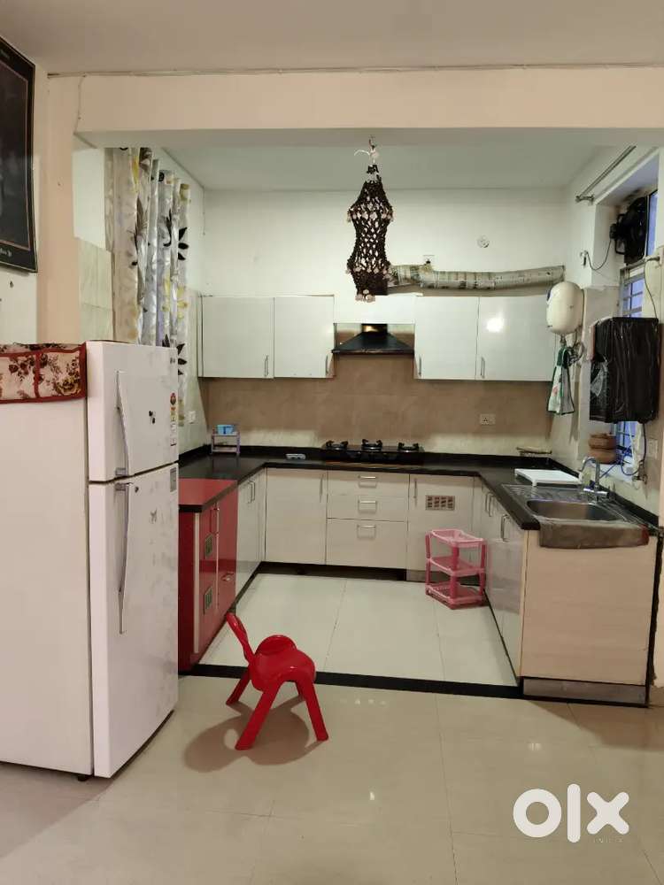 3 BHK semi furnished flat sector 85