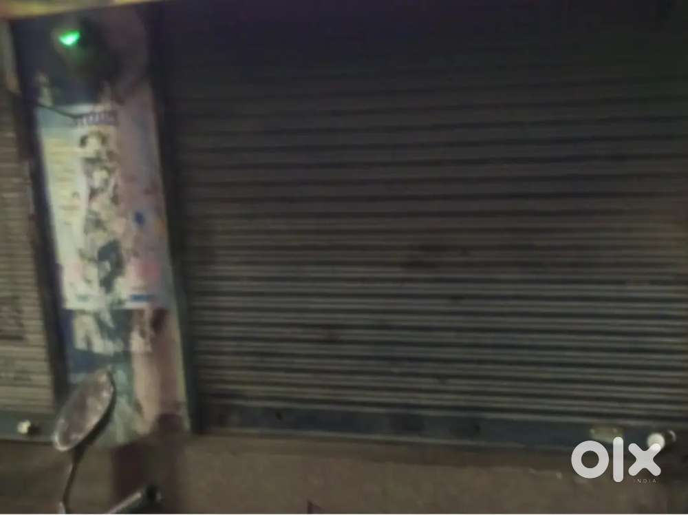 Sell shop gandi school on road