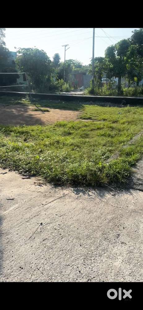 3 side open land