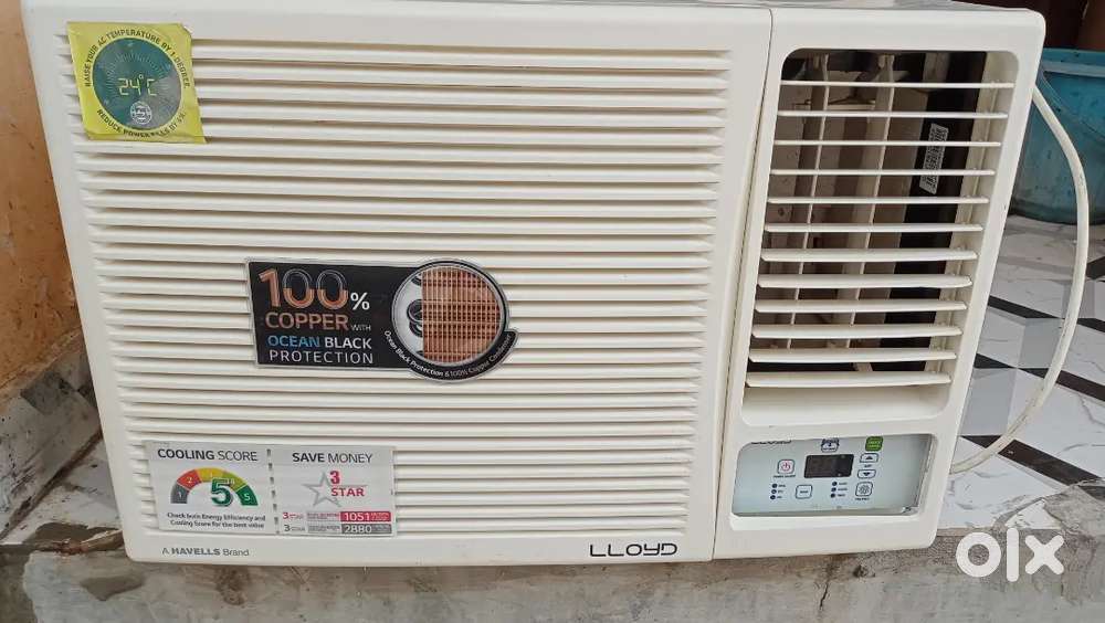6 months old LLOYD 1.5 ton window AC cooper coil model