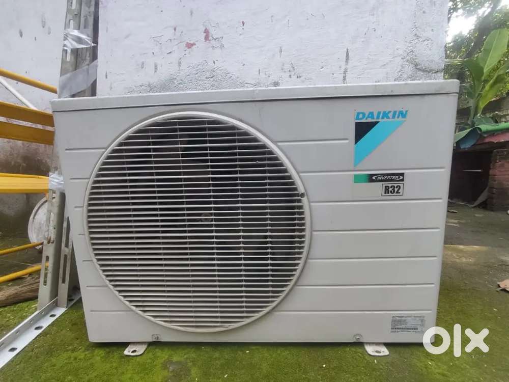 Daikin 1.5 ton Inverter Split AC