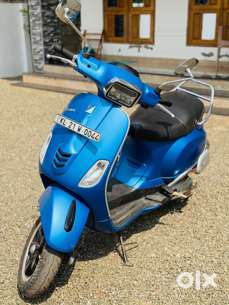 Stylish Vespa 150 SXL ABS – Low Mileage, Showroom Condition!