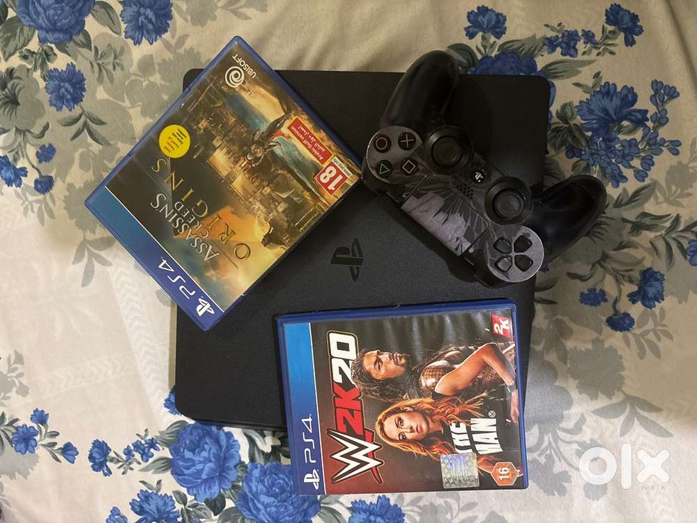 PS4 slim perfect condition