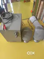 Sub-woofer with speakers