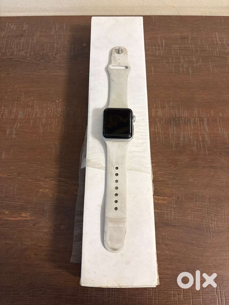 Apple watch series 3 with 4 straps and original charging cable