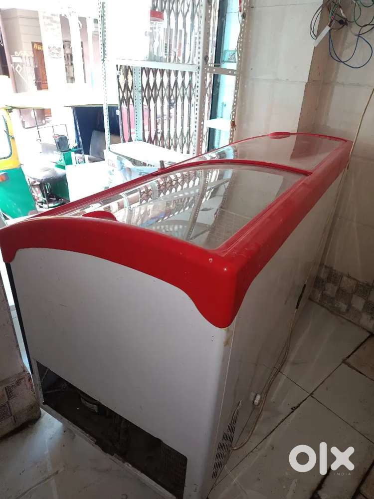 Ice Cream / Deep Freezer in mint Condition with little electric work