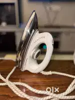 Morphy Richards Senora DLX 1000-Watt Dry Light Iron