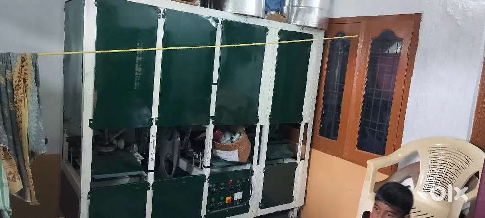 Fully automatic paper plate machine