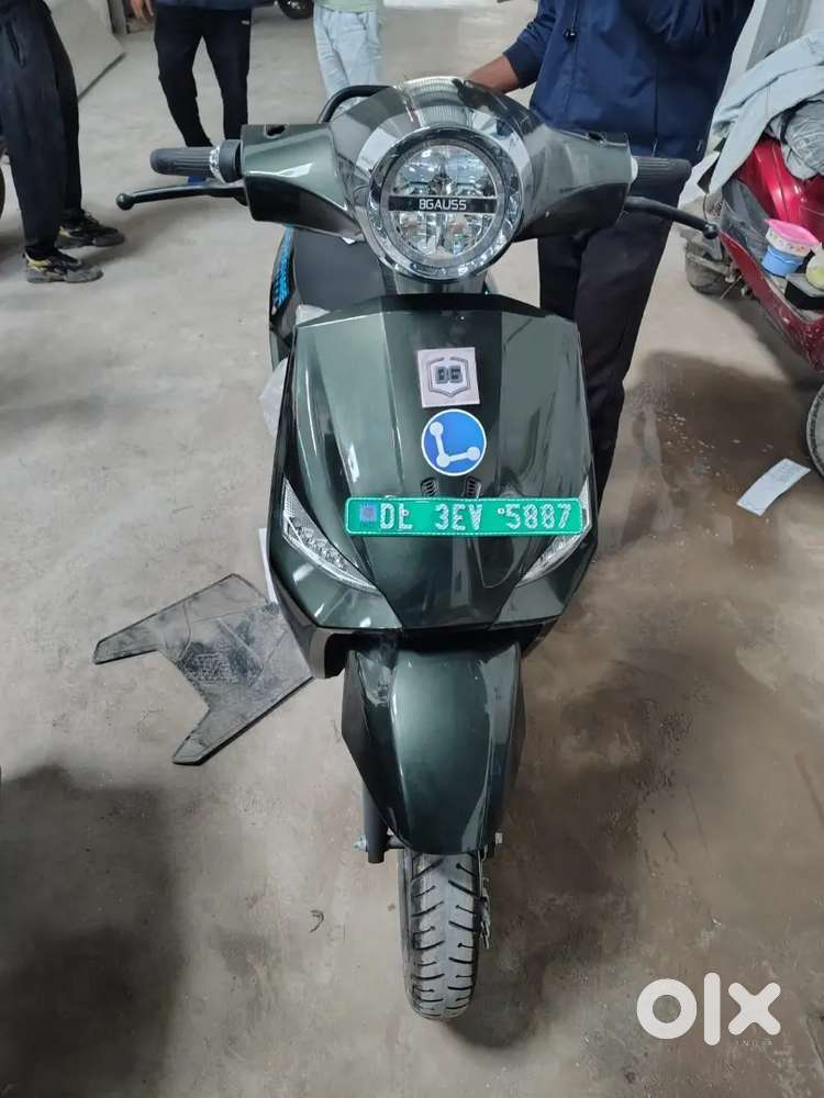 Delivery job with electric scooty