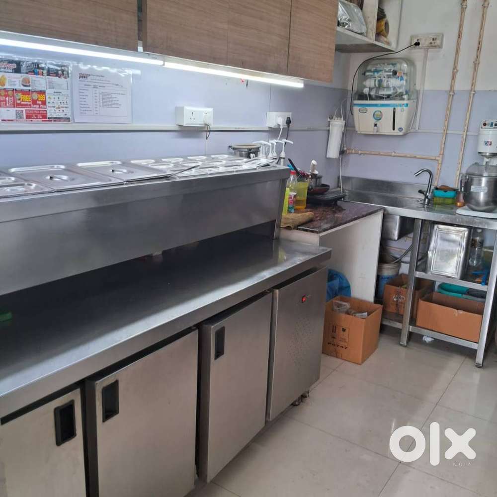 Chicago Pizza Kitchen Equipments/Setup