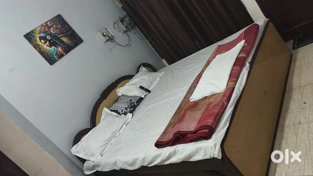 PG Available in gohana city with meal