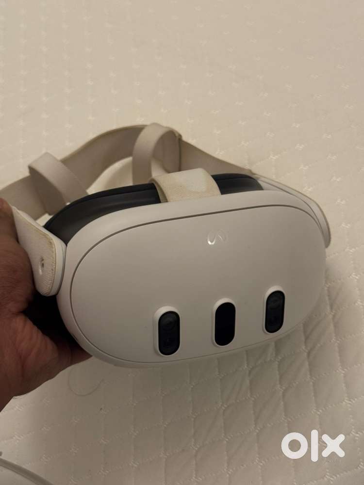 Meta Quest 3 VR Headset with extra Battery strap