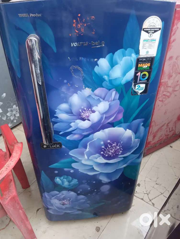 Single door and double door refrigerator